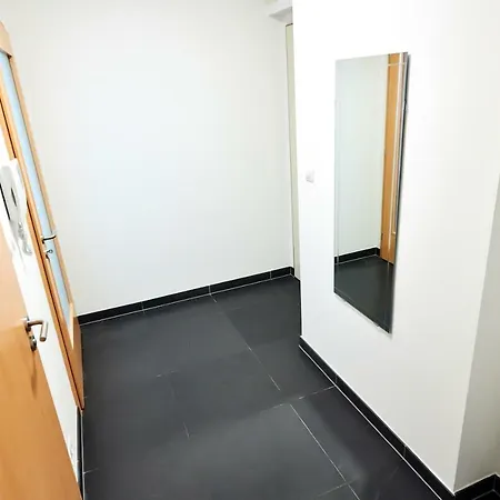 Krakovska 13 * Praga