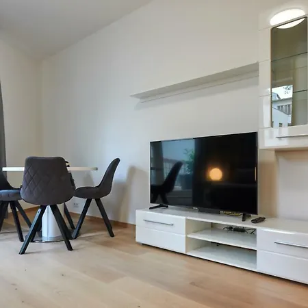 Krakovska 13 Apartment